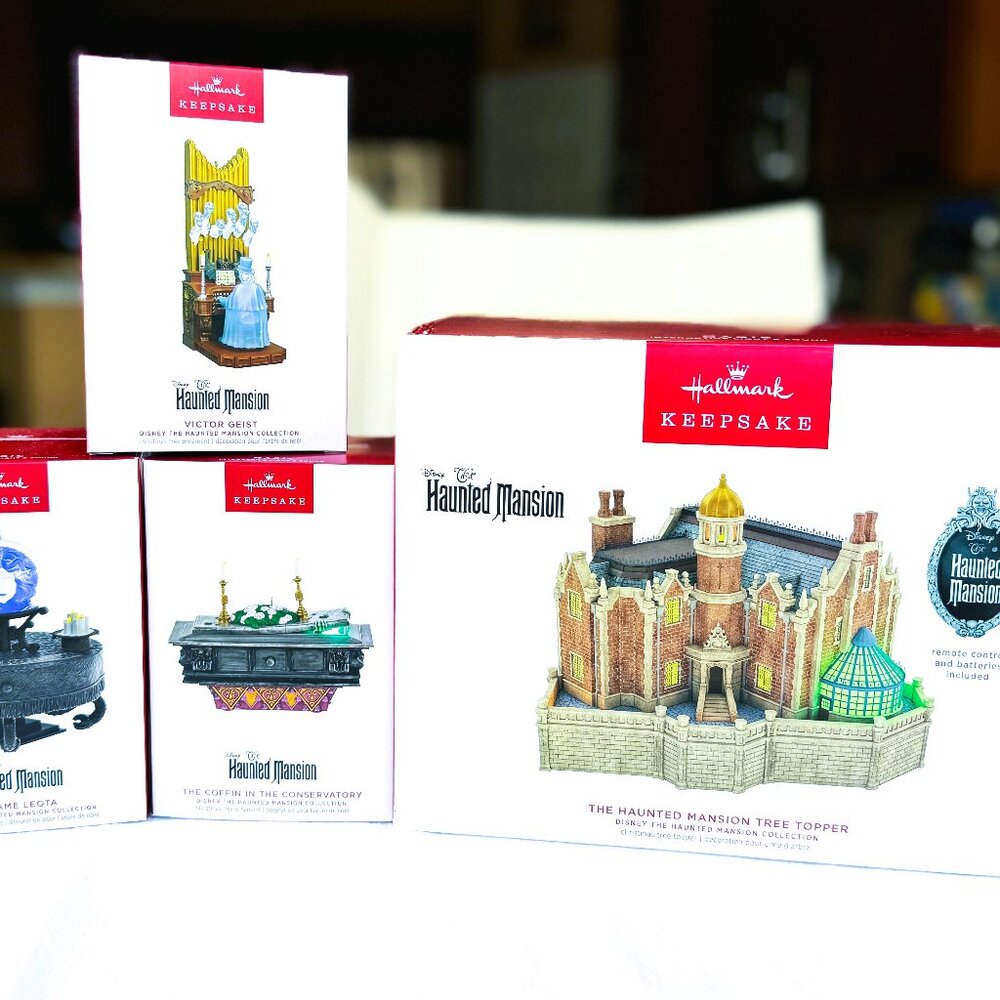 Hallmark‎ Keepsake Haunted Mansion Tree Topper+Madame Leota+Victor Geist+Coffin